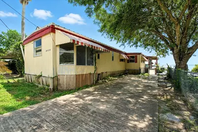 2938 Bay Oaks Harbor Drive, Baytown, TX 77523 - Photo 3