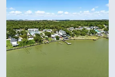 2938 Bay Oaks Harbor Drive, Baytown, TX 77523 - Photo 23