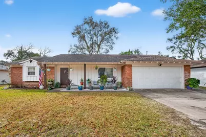 5611 W Airport Boulevard, Houston, TX 77035 - Photo 1