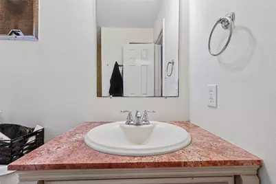 5611 W Airport Boulevard, Houston, TX 77035 - Photo 15