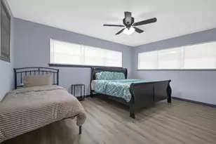 11103 Greenwillow St, Houston, TX 77035 - Photo 19