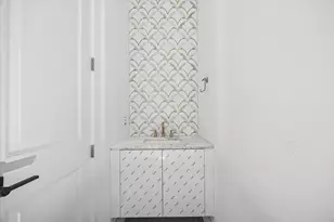 1034 W 17th St, Houston, TX 77008 - Photo 5