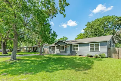 303 Yaupon Street, Sweeny, TX 77480 - Photo 7