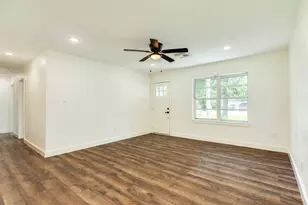 303 Yaupon St, Sweeny, TX 77480 - Photo 9