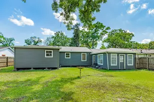 303 Yaupon St, Sweeny, TX 77480 - Photo 23