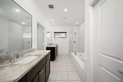 22 Hermann Park Court, Houston, TX 77021 - Photo 3