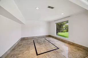 10314 Olympia Dr, Houston, TX 77042 - Photo 3