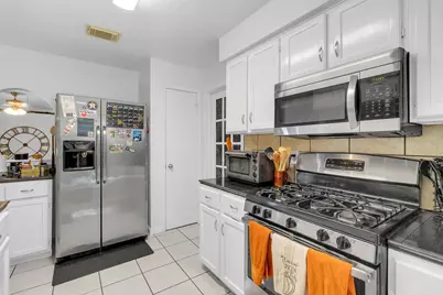 10007 Kirkbluff Drive, Houston, TX 77089 - Photo 7
