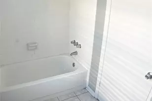 9809 Richmond Ave, Houston, TX 77042 - Photo 25