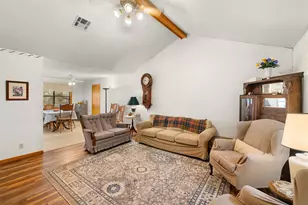 1081 Shirley Oaks St, Columbus, TX 78934 - Photo 7