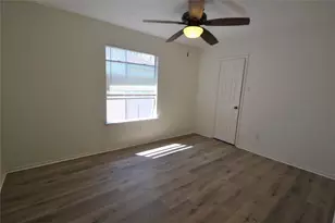 12410 Meadow Briar Dr, Stafford, TX 77477 - Photo 17