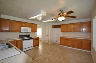 12410 Meadow Briar Dr, Stafford, TX 77477 - Photo 31