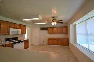 12410 Meadow Briar Dr, Stafford, TX 77477 - Photo 13