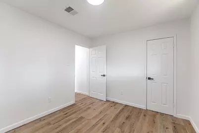 9214 Woodland Oaks Drive, Houston, TX 77040 - Photo 27