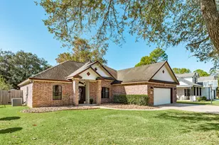 429 N Amherst Dr, West Columbia, TX 77486 - Photo 3