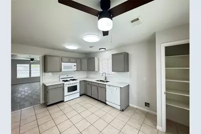 1915 Reddington Road, Sugar Land, TX 77478 - Photo 9