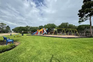 1915 Reddington Rd, Sugar Land, TX 77478 - Photo 33