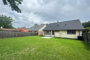 1915 Reddington Rd, Sugar Land, TX 77478 - Photo 31
