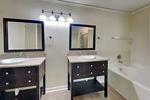 110 S Village Knoll Cir, Spring, TX 77381 - Photo 9