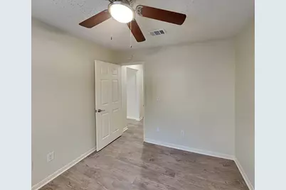 110 S Village Knoll Circle, The Woodlands, TX 77381 - Photo 11