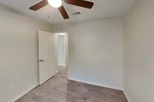 110 S Village Knoll Cir, Spring, TX 77381 - Photo 11