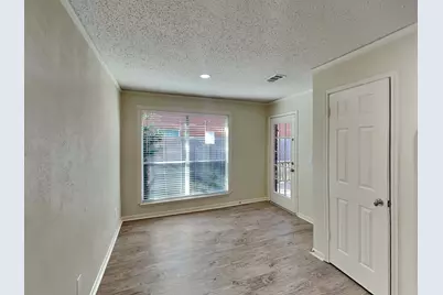 110 S Village Knoll Circle, The Woodlands, TX 77381 - Photo 5