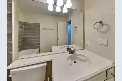 110 S Village Knoll Circle, The Woodlands, TX 77381 - Photo 15