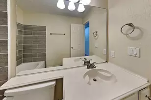 110 S Village Knoll Cir, Spring, TX 77381 - Photo 15