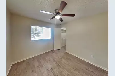 110 S Village Knoll Circle, The Woodlands, TX 77381 - Photo 13