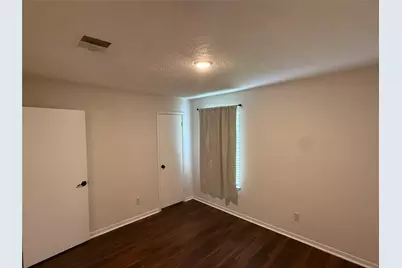 10519 Kirkglen Drive, Houston, TX 77089 - Photo 11