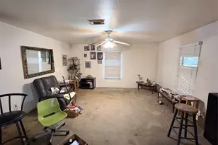 8922 Heatherside St, Houston, TX 77016 - Photo 5