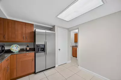 5001 Woodway Drive #1804, Houston, TX 77056 - Photo 13