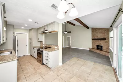 1104 N Heron Drive, Seabrook, TX 77586 - Photo 7