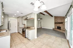1104 N Heron Dr, Seabrook, TX 77586 - Photo 7