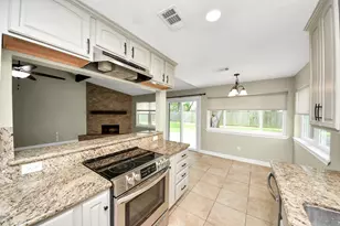 1104 N Heron Dr, Seabrook, TX 77586 - Photo 11