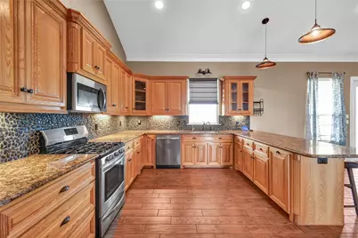 220 Kings Drive, Freeport, TX 77541 - Photo 13
