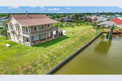 220 Kings Drive, Freeport, TX 77541 - Photo 3