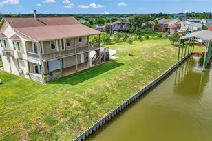 220 Kings Dr, Freeport, TX 77541 - Photo 3