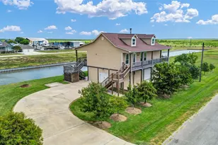 220 Kings Dr, Freeport, TX 77541 - Photo 1