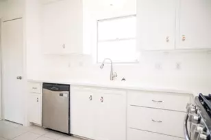 12238 Meadowdale Dr, Meadows Place, TX 77477 - Photo 11