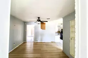 6923 Edgemoor Dr, Houston, TX 77074 - Photo 5