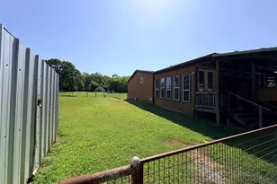 357 Blain St, Buffalo, TX 75831 - Photo 5
