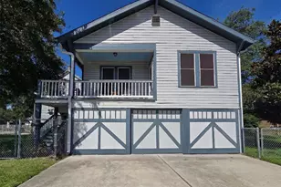 1117 37th St, Galveston, TX 77550 - Photo 1