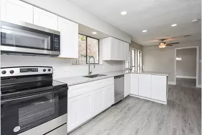 2802 Ashford Oak Drive, Houston, TX 77082 - Photo 17