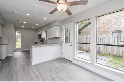 2802 Ashford Oak Drive, Houston, TX 77082 - Photo 11