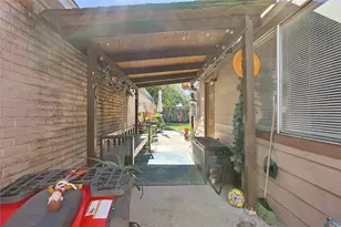 13142 Crystal Cove Dr, Houston, TX 77044 - Photo 17