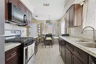 13142 Crystal Cove Dr, Houston, TX 77044 - Photo 11