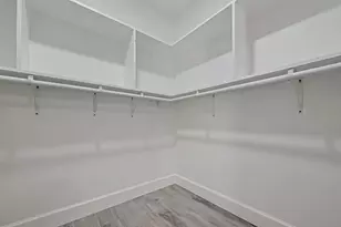 5838 Reed Rd, Houston, TX 77033 - Photo 9