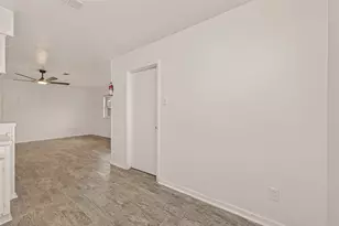 5615 Beechnut St, Houston, TX 77096 - Photo 21