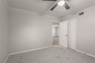 525 12th St, Huntsville, TX 77340 - Photo 17